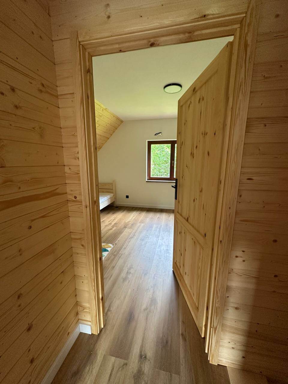 wnętrze drewniane w domu szkieletowym