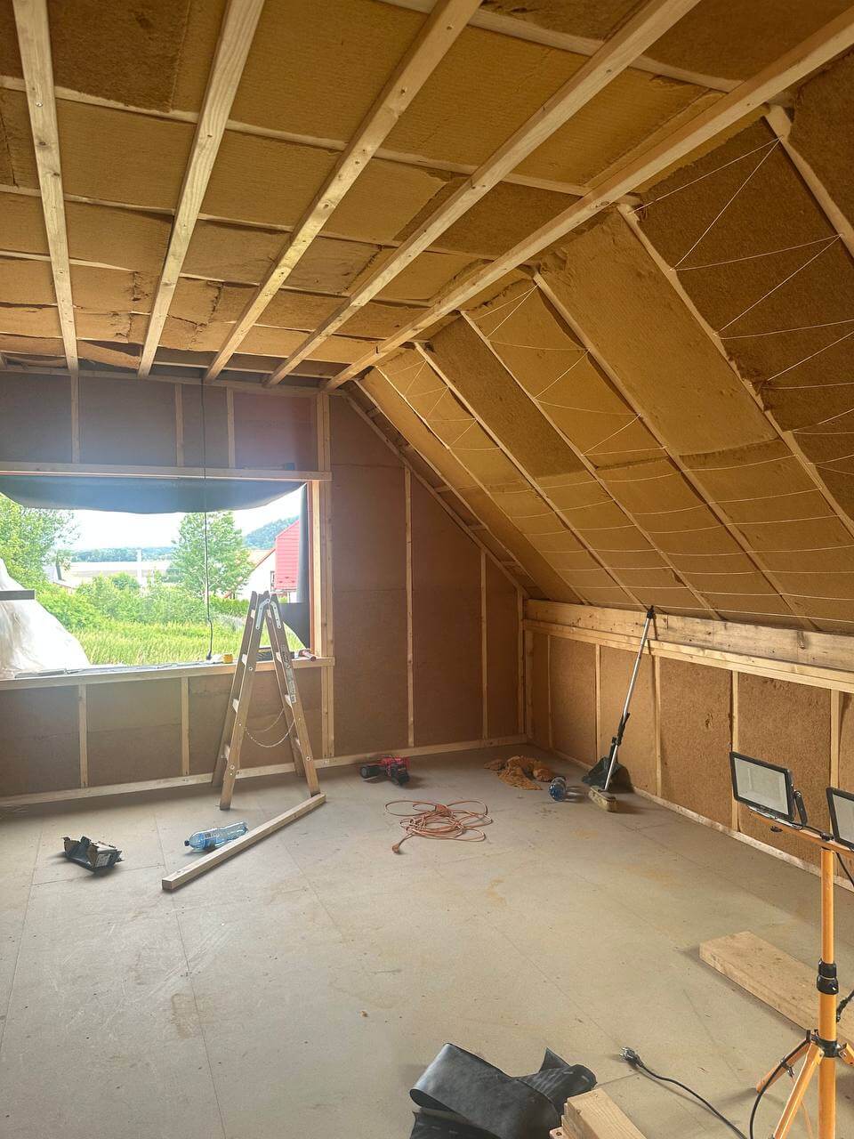 ocieplenie ścian wełną drewną