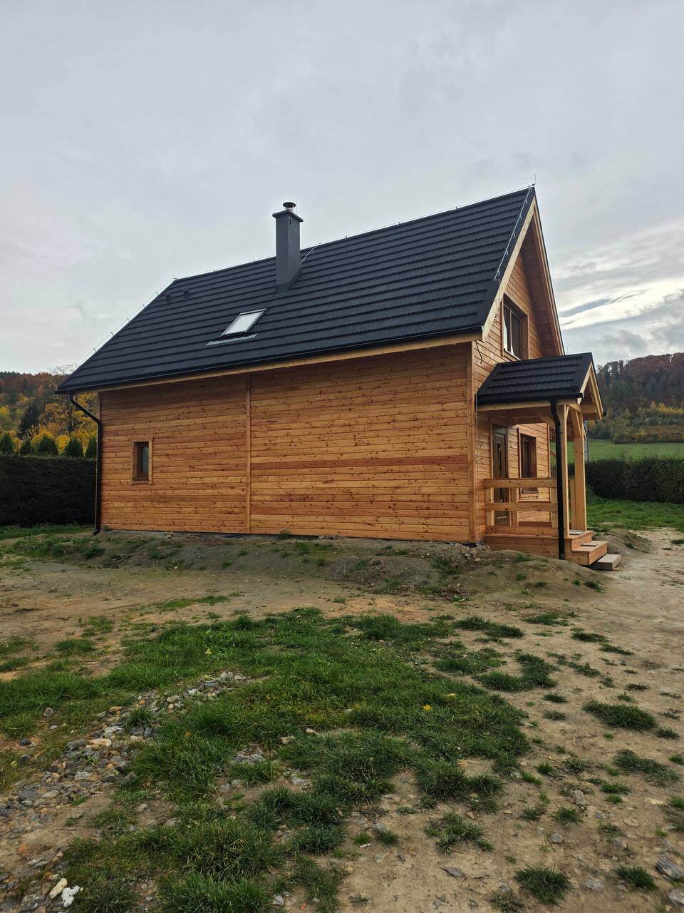 dom drewniany, wykonany w technologii szkieletowej z drewna klasy C24