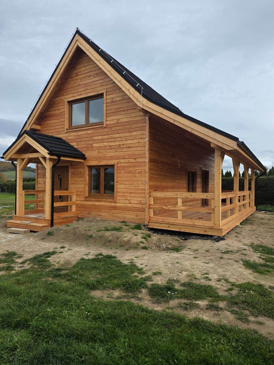 dom drewniany, wykonany w technologii szkieletowej z drewna klasy C24