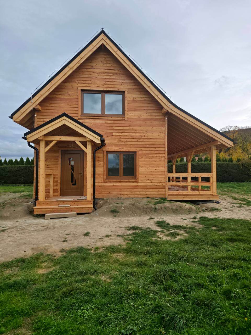 dom drewniany, wykonany w technologii szkieletowej z drewna klasy C24